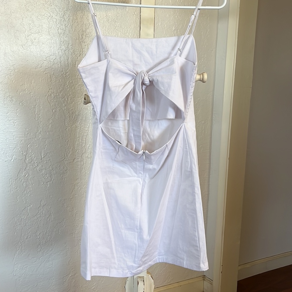 White tie back dress - Picture 2 of 3